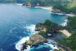Rekomendasi Liburan di Pantai Malang yang Sangat Seru