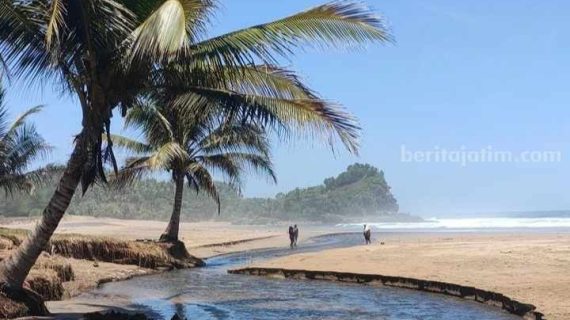 Pantai Clungup Malang, Pantai yang Masih Asri dan Cocok Buat Cari Ketenangan