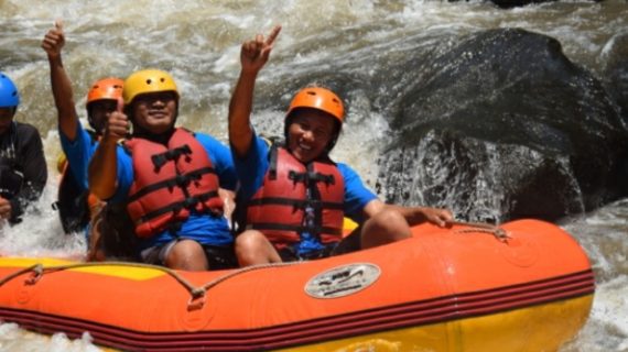 Rafting Malang: Serunya Menaklukkan Arus Sungai di Tengah Alam