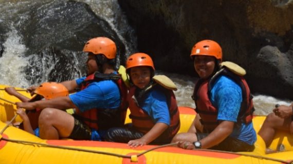 Rafting 12 KM di Batu: Petualangan Seru Menyusuri Arus Sungai