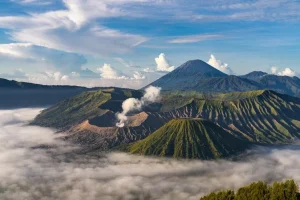 Berwisata Outbound di Malang Menuju Puncak Tertinggi di Pulau Jawa, Gunung Semeru